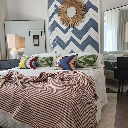 The Mirror Guesthouse - Terme Мерано Экстерьер фото